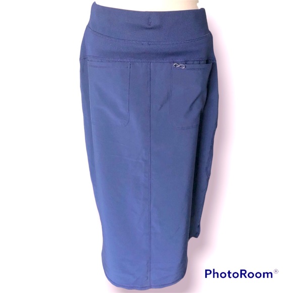 Scrub skirt - Picture 3 of 4